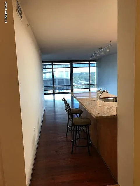 2 bed, 2.0 bath, 1356 sqft, $2,795 — Photo 4