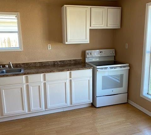 3rd image of 118 Evergreen St