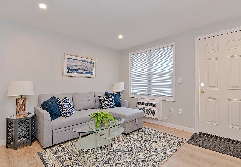 528 Ocean Blvd #11 — Photo 5