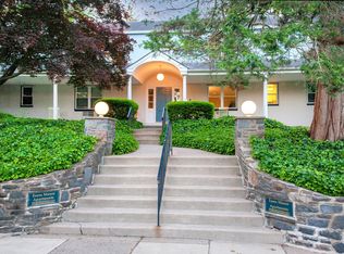 203 N Essex Ave APT 15, Narberth, PA 19072