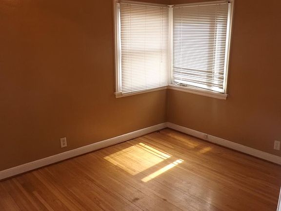 2nd image of 716 13th Ave N