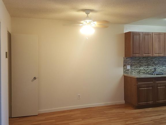 3rd image of 724 N Howard St APT 3