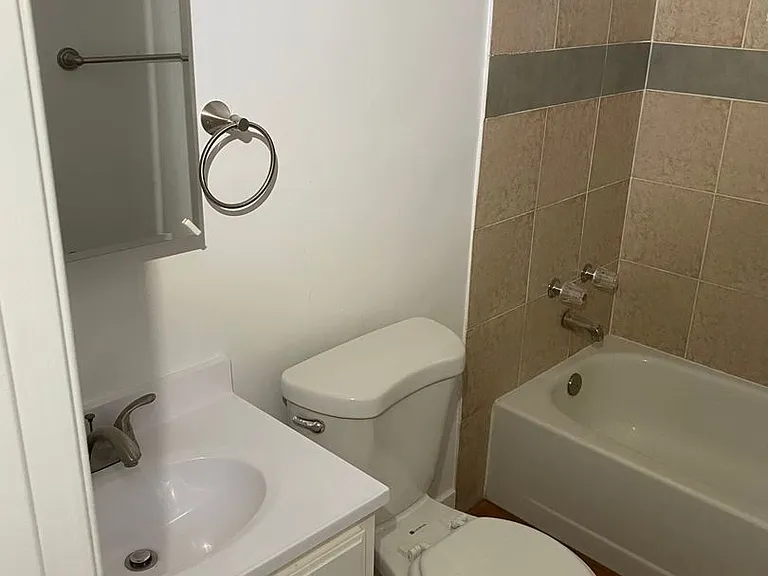 421 N Willowbrook Ave — Photo 14