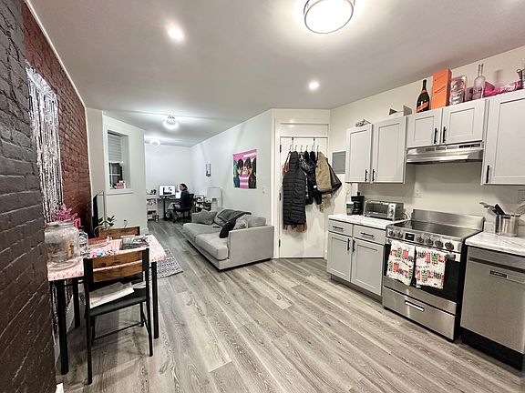 4th image of 716 Sackett St APT 2R