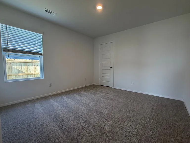 2720 Major St — Photo 10