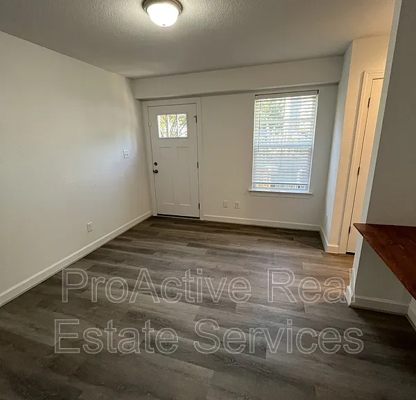 4323 Pinter Ln — Photo 7