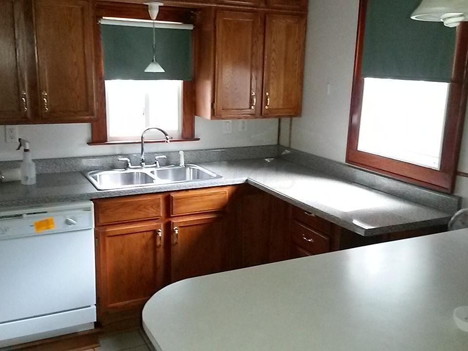 2nd image of 555 Jefferson St