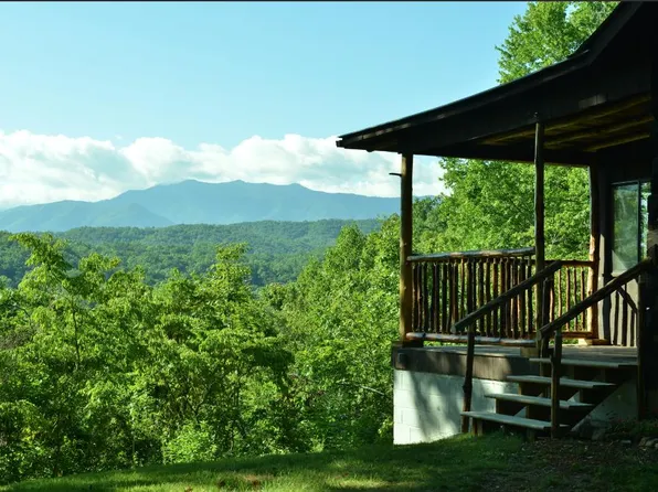 3879 Caton Branch Rd, Sevierville, TN 37876