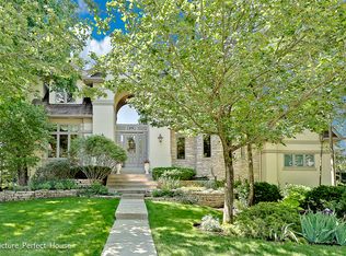 203 Crooked Tree Ct, Naperville, IL 60565