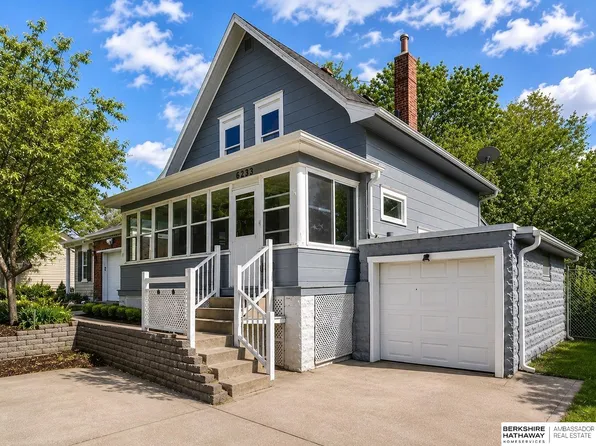 6233 Pacific St, Omaha, NE 68106