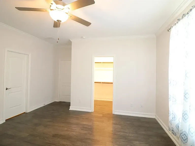 1422 Bellingham Ln — Photo 13