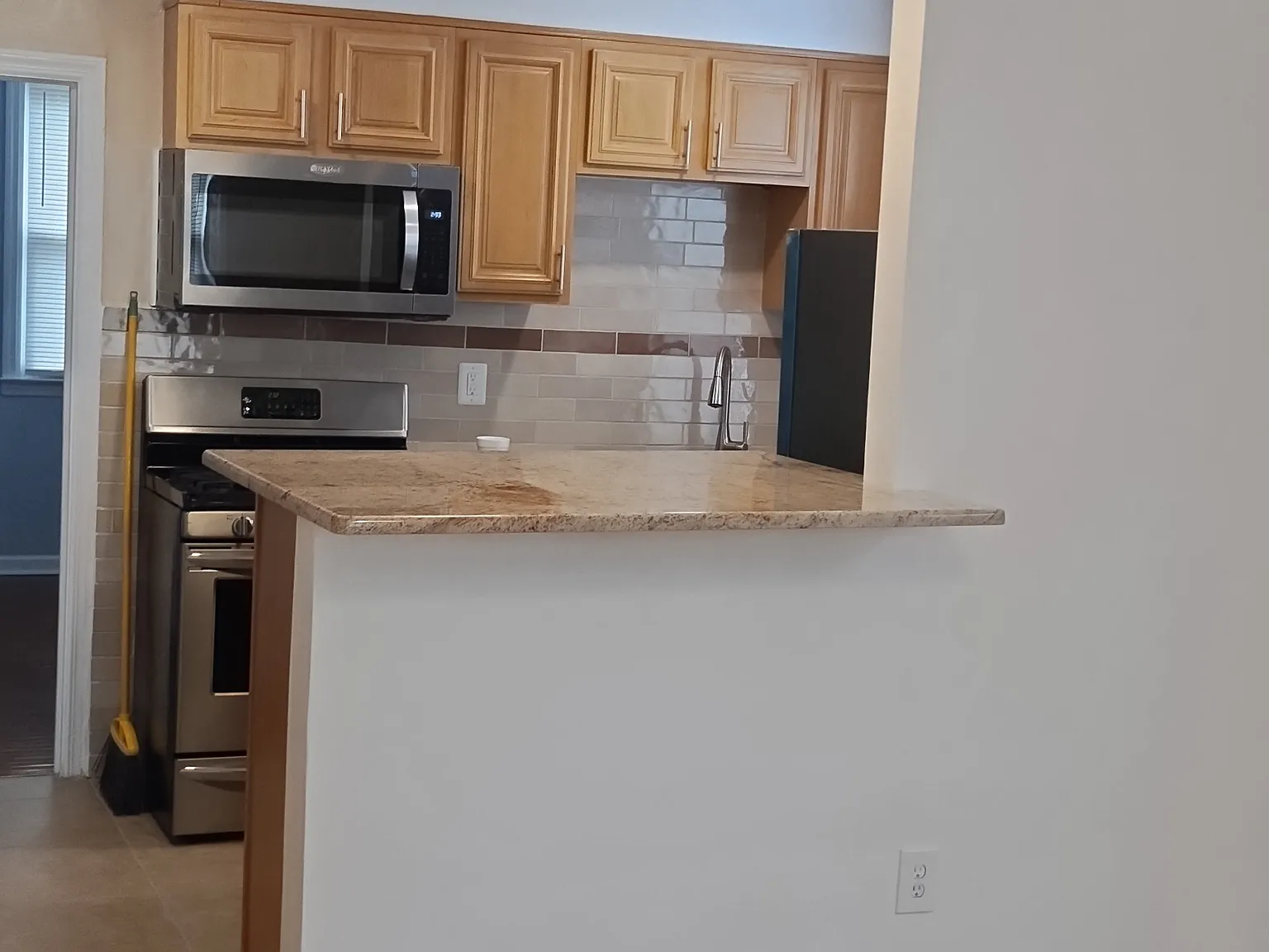 2 bed, 700 sqft, $1,350 — Photo 1