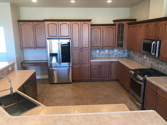 5th image of 822 Jenna Ct