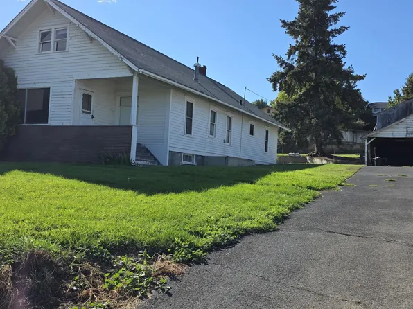 1304 W Fremont Ave, Selah, WA 98942