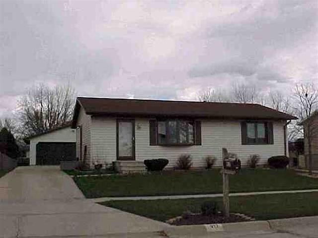 1st image of 917 Heartland Hills Dr