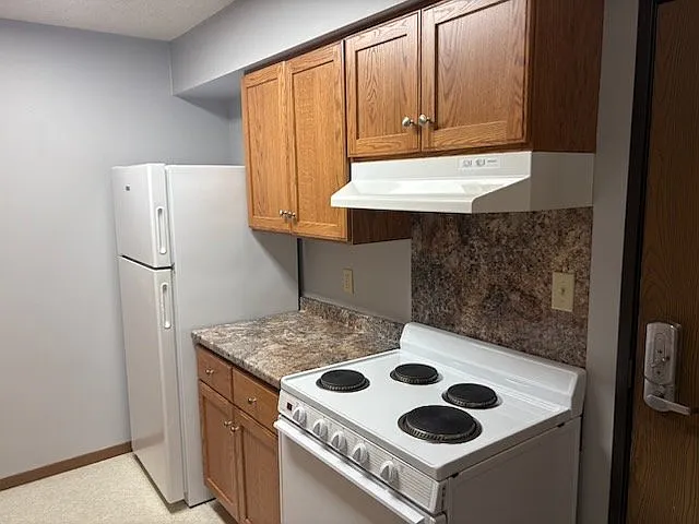 904 E Milwaukee Ave — Photo 8