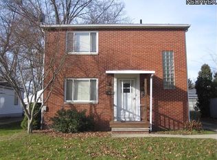 1730 & 1732 8th St, Cuyahoga Falls, OH 44221