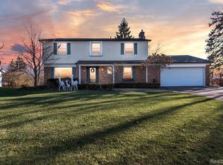 7379 Edinborough Dr, West Bloomfield, MI 48322