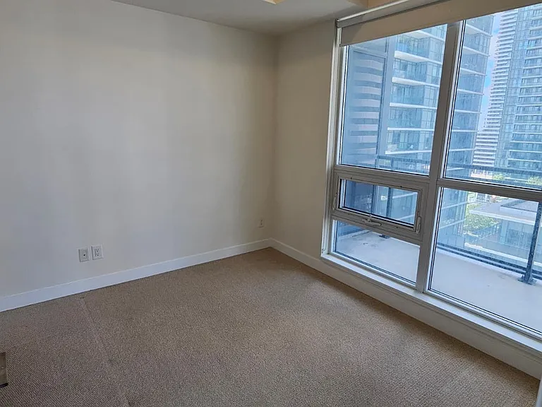 510 Curran Pl #1007 — Photo 32