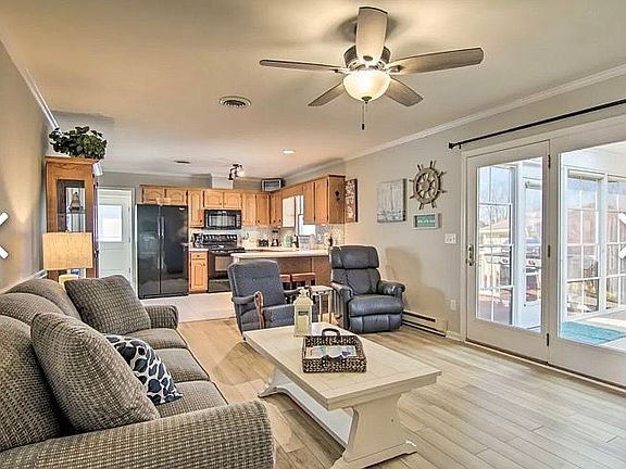 4th image of 38404 Hemlock Dr
