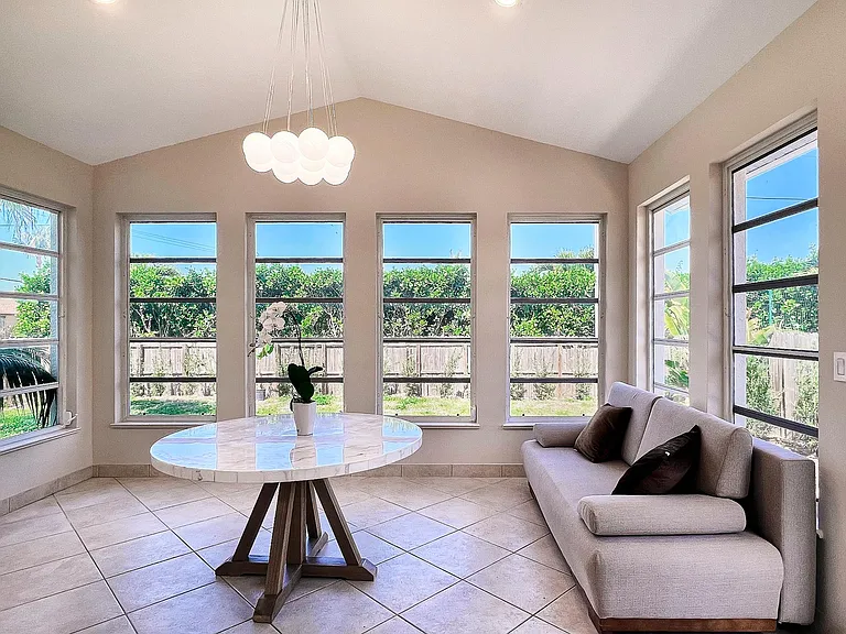 Sunroom/Den