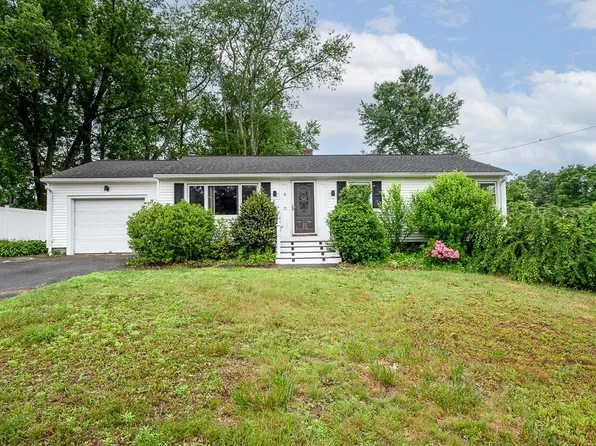 3 Sears Ave, Webster, MA 01570