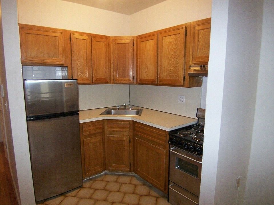 1st image of 906 Amsterdam Ave APT 3C