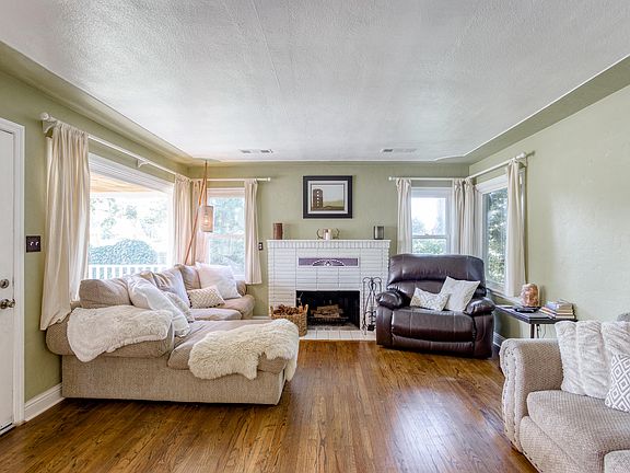5th image of 24156 Old 44 Dr