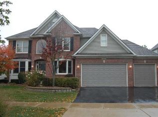 2233 Brookwood Dr, South Elgin, IL 60177