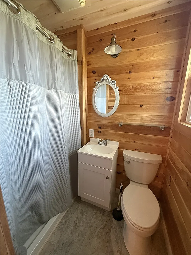 3 bed, 2.0 bath, $1,800 — Photo 3