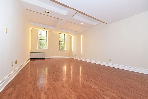 Rented by Keller Williams NYC | media 25