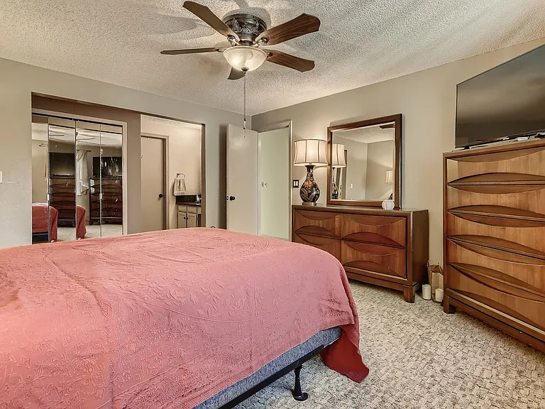 3833 Paseo Del Prado — Photo 12