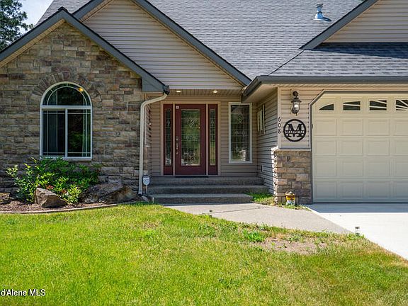2nd image of 608 Country Club Ln