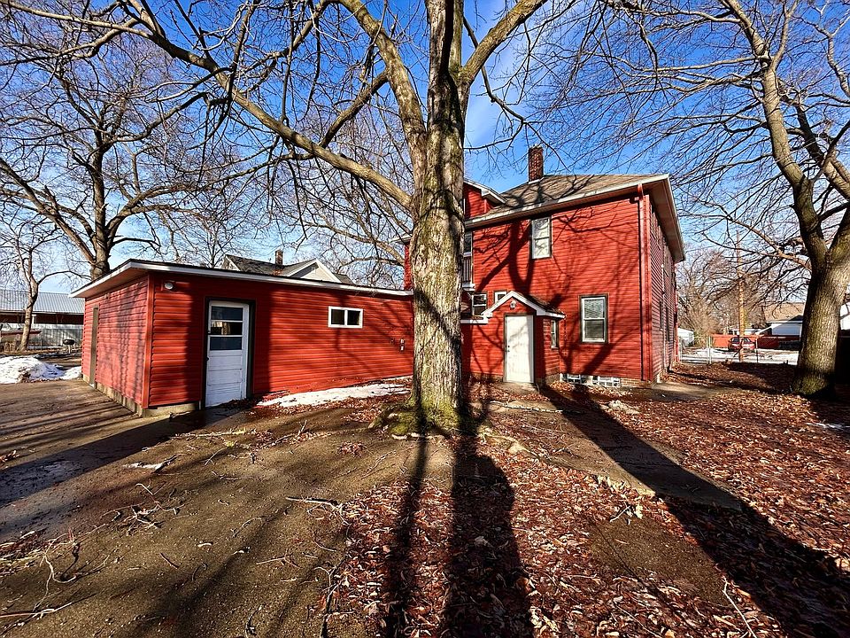 1st image of 297 W Larch Ave #1