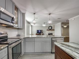 2754 Hacienda Lake Dr, Little Elm, TX 75068