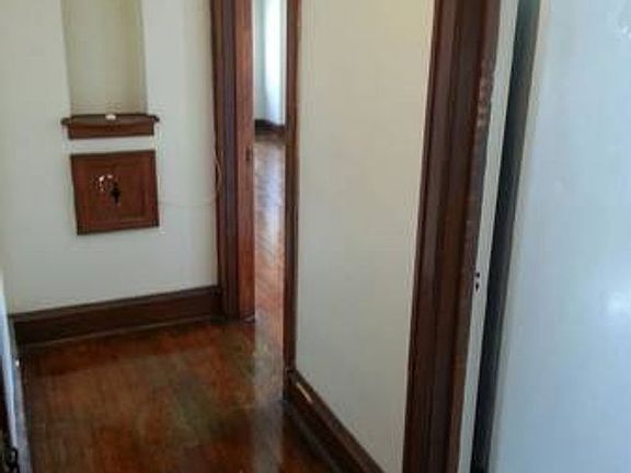 5th image of 2527 S 13th St #7