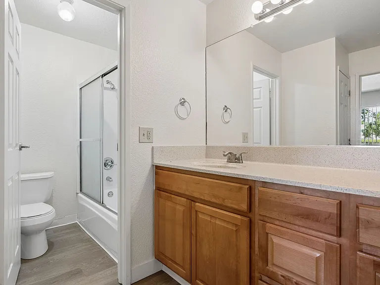 2950 Portage Bay — Photo 58