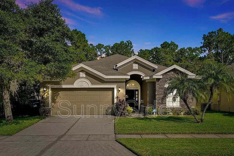 3 bed, 2.0 bath, 1956 sqft, $2,700 — Photo 3