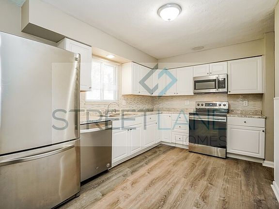 5th image of 2456 Chinquo St