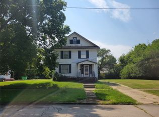 887 W North St, Decatur, IL 62522