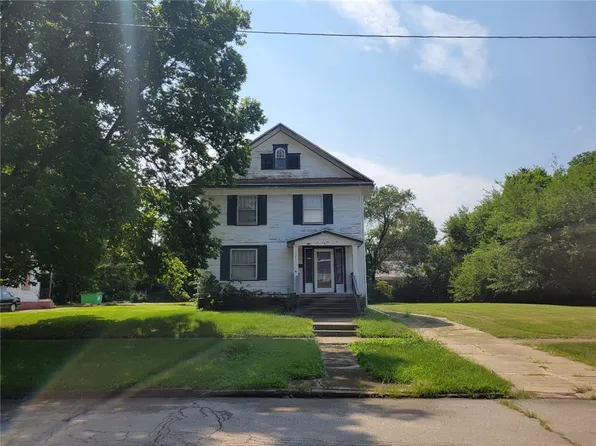 887 W North St, Decatur, IL 62522