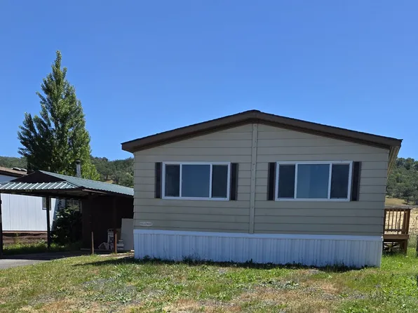 127 Berry Loop Ln, Roseburg, OR 97471