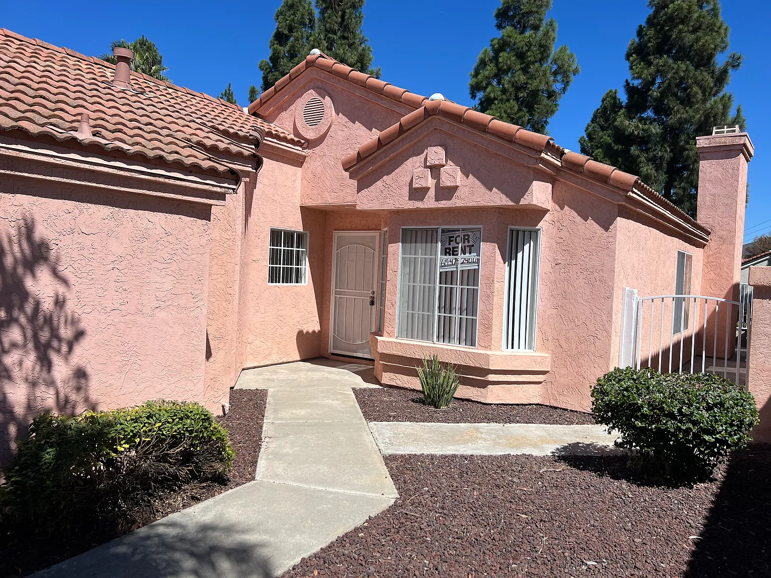 3 bed, 1189 sqft, $3,900 — Photo 3