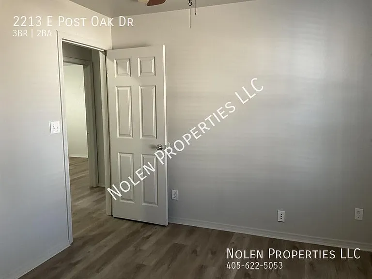 2213 E Post Oak Dr — Photo 10