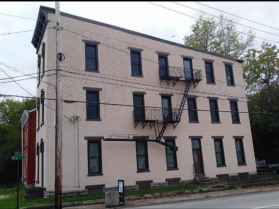 3rd image of 501 Johnson St