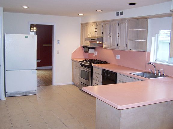 2nd image of 625 Coakley Dr