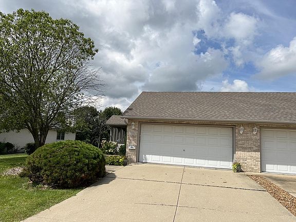 5th image of 2711 Deer Ct