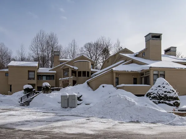 56 Fox Hollow Village #D-5, Mendon, VT 05751