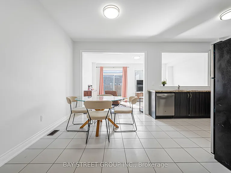 60 Mohandas Dr — Photo 17