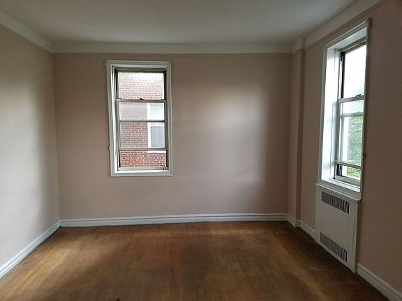 4th image of 4115 45th St APT 3H